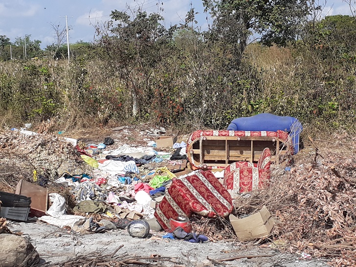 En Aguachica tramo de la variante Ruta del Sol es convertida en botadero de basura