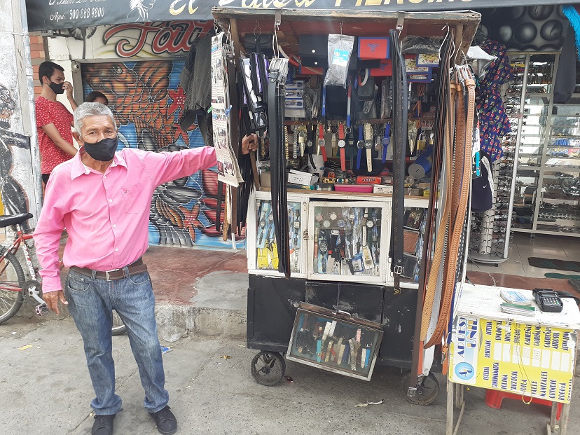 Don Luis Felipe, 40 años de historias en su puesto de trabajo en la carrera 12 de Aguachica