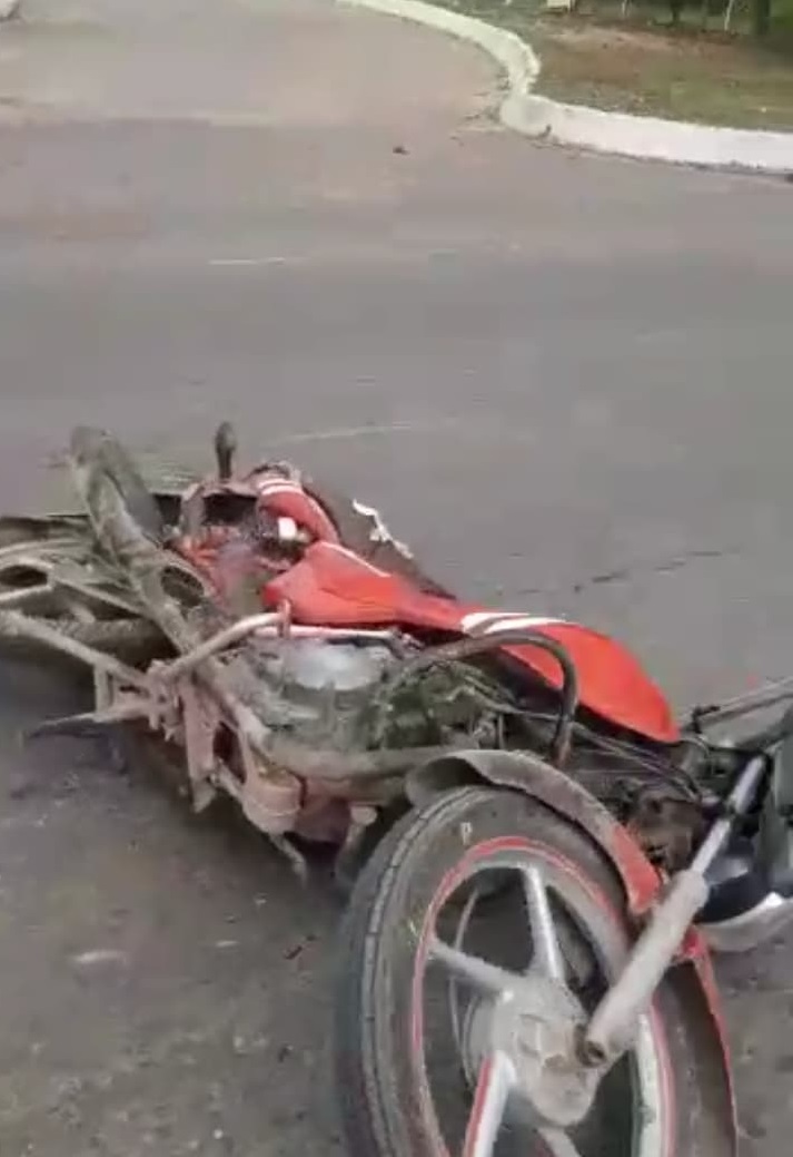 Choque de tres motocicletas en la carrera 40 deja varias personas heridas