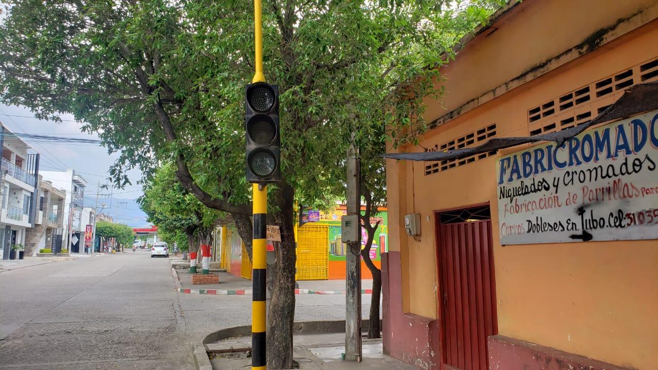 El semáforo de la carrera 39 con calle 3 de Aguachica tiene más de 20 días dañado