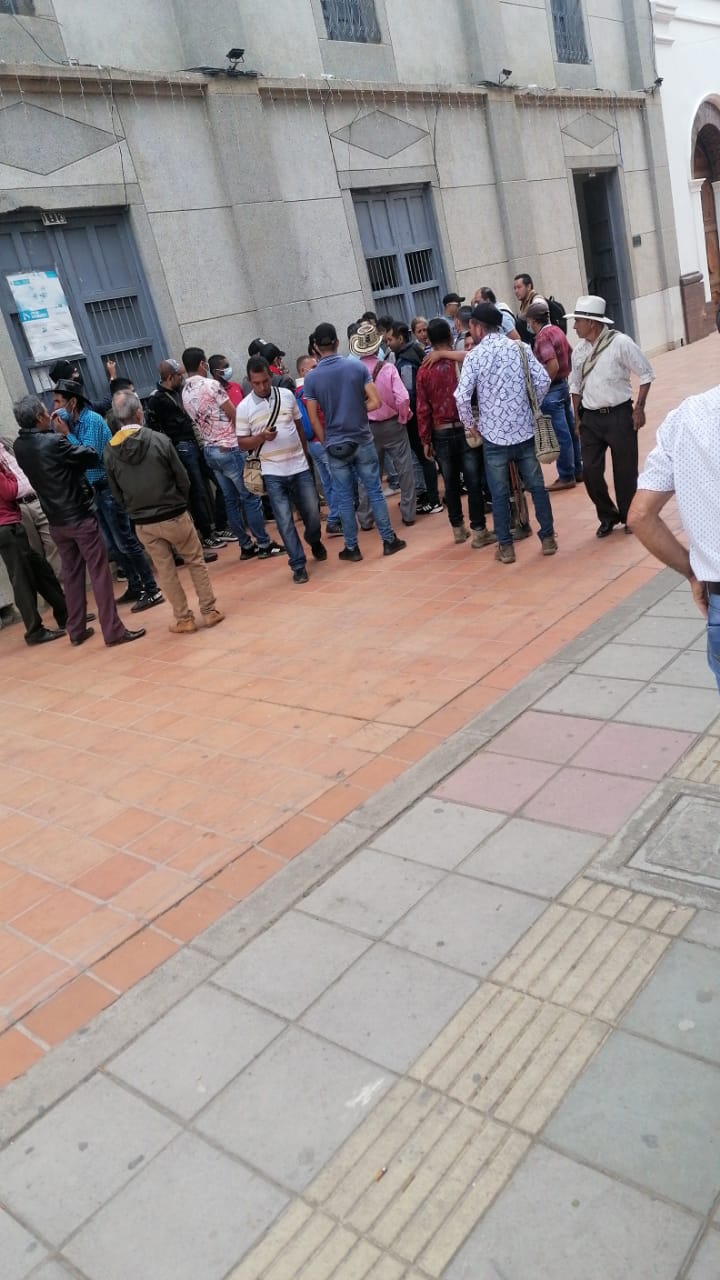 Campesino de Río de Oro se tomaron las instalaciones de la alcaldía en protesta porque el alcalde no les cumplió acuerdos