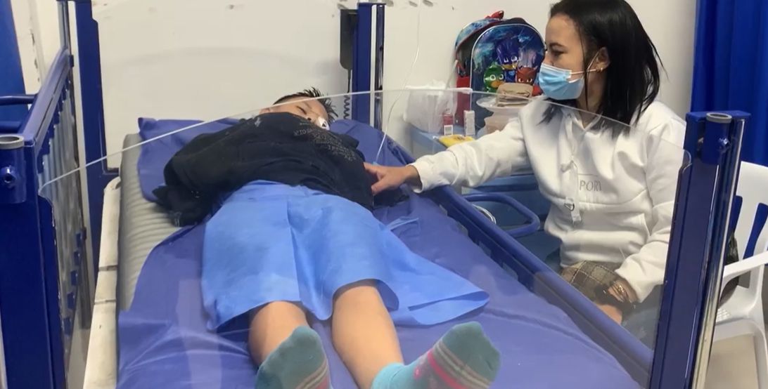 En el Hospital regional atienden a menor de edad lesionado en el ojo izquierdo con una jeringa