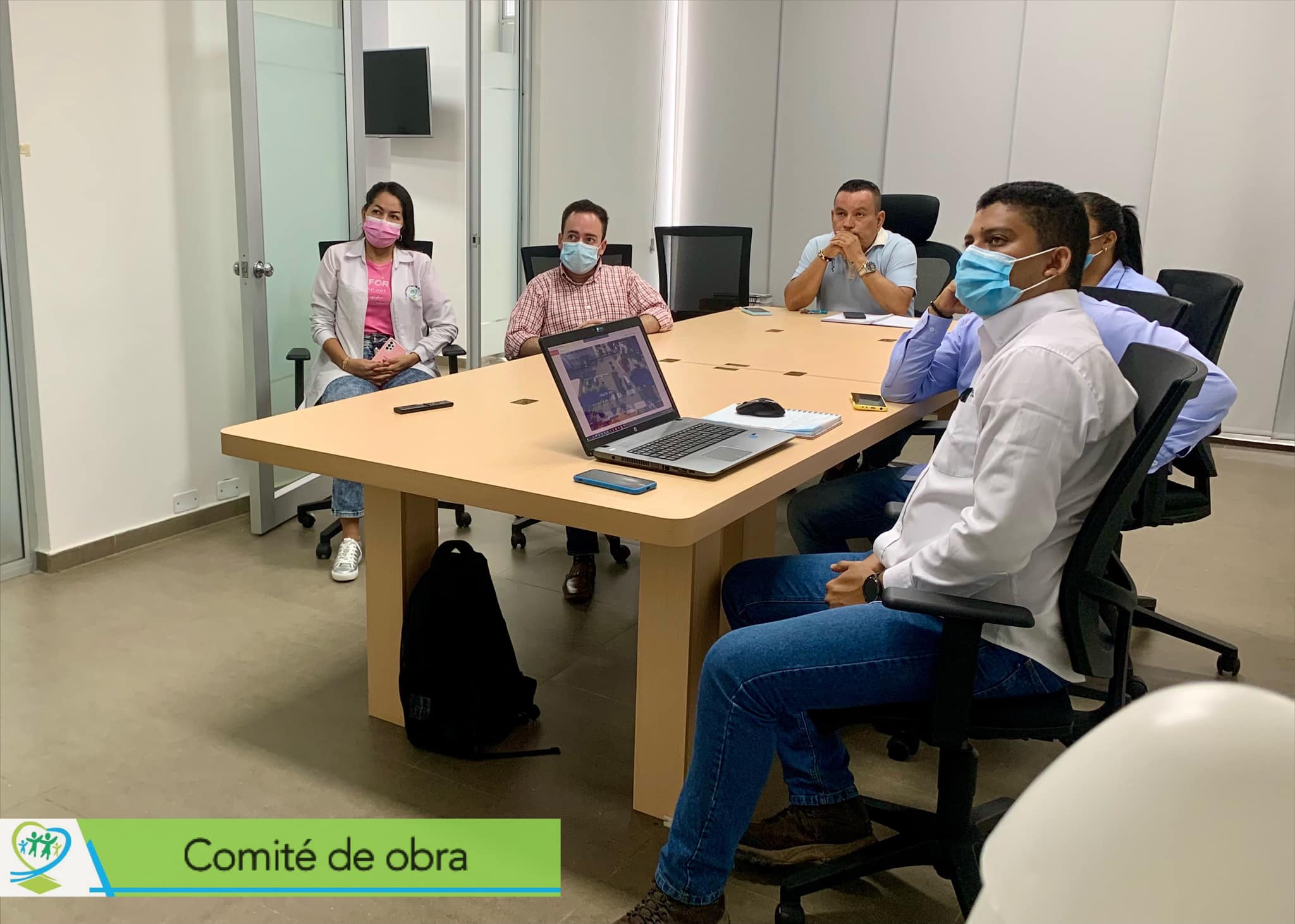Reunión de comité de obra sobre vías de acceso al Hospital Regional