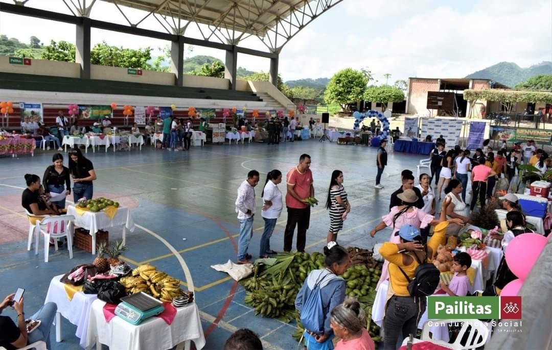 En Pailitas alcaldía apoyó mercado campesino y feria agroindustrial