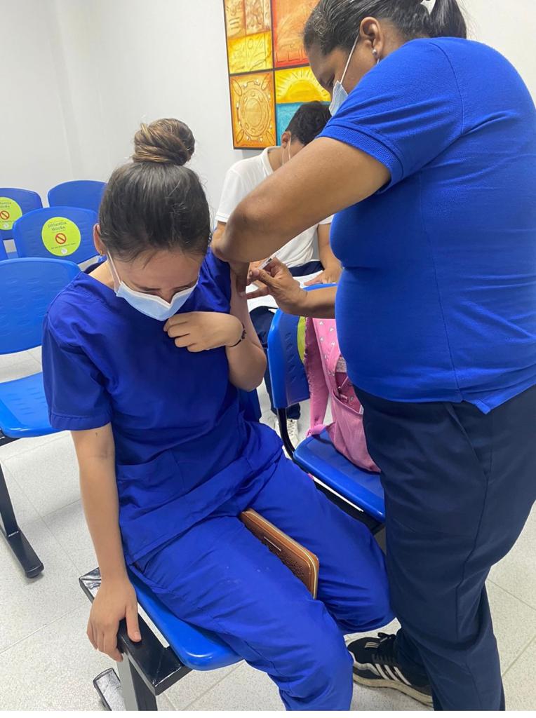 Talento humano en Salud de Aguachica recibe cuarta dosis de vacuna contra COVID-19