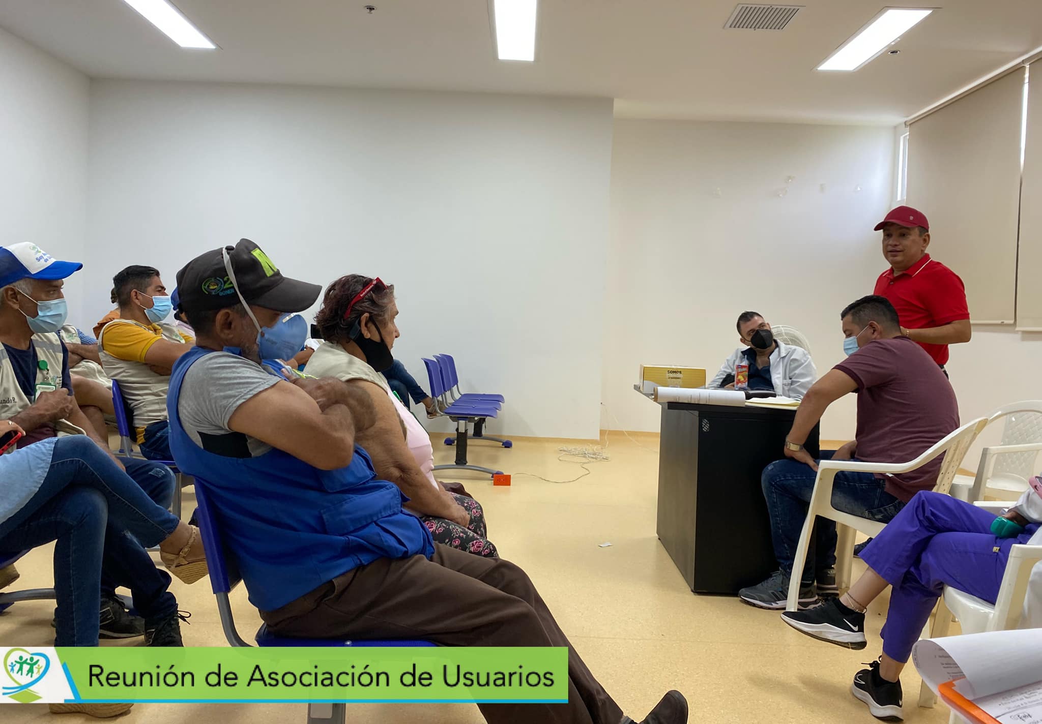 El Gerente del Hospital José David Padilla Villafañe acudió al llamado de la Asociación de Usuarios