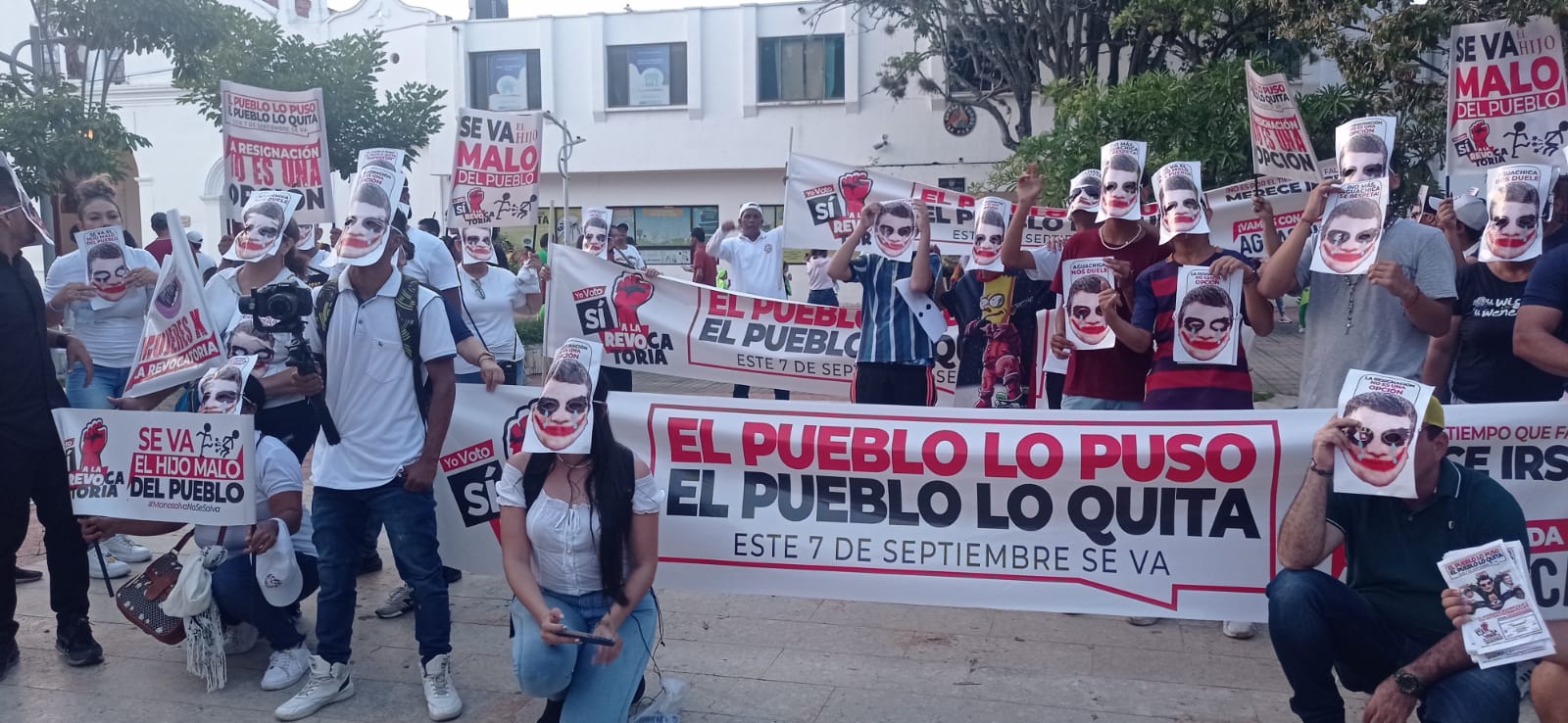 Comité pro revocatoria y grupo de voluntarios intensifican su campaña por el sí en Aguachica