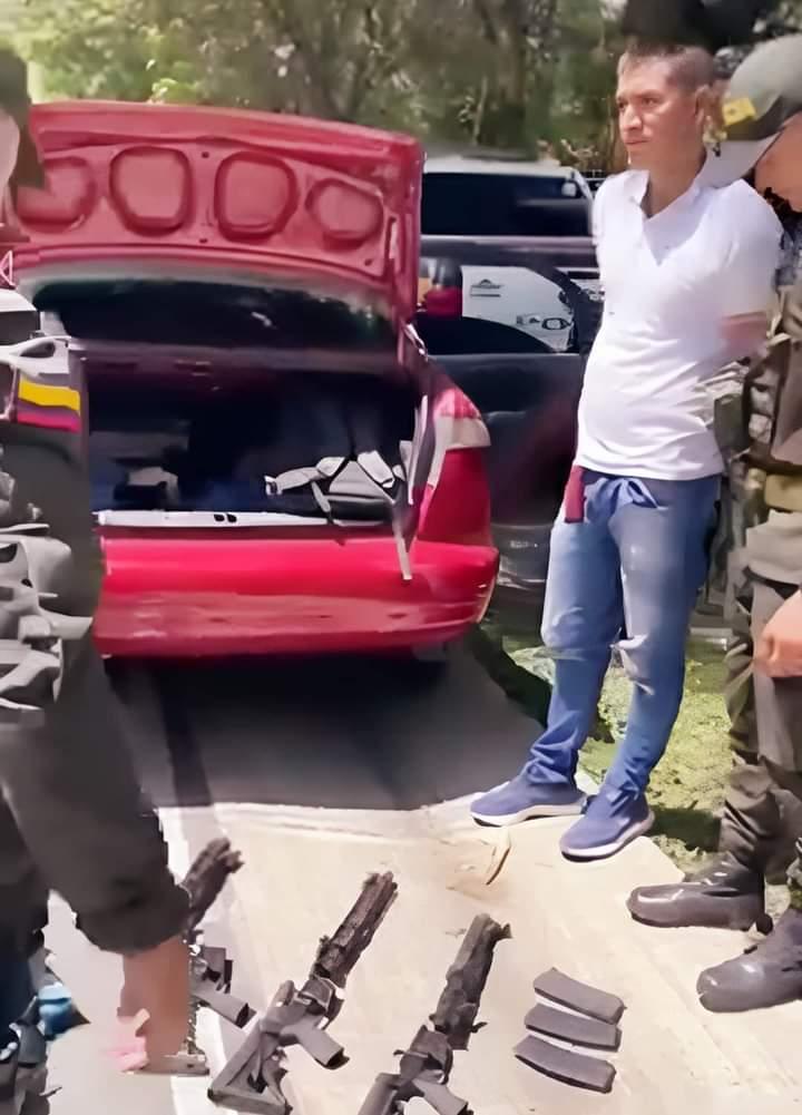 Capturado hombre que tenía en su poder tres fusiles camuflados en su equipaje