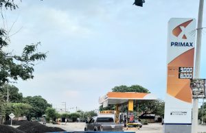 En Aguachica la comunidad abrió una vía cerrada por la alcaldía