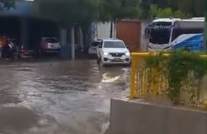 Caño El Cristo se desborda por fuerte aguacero en Aguachica