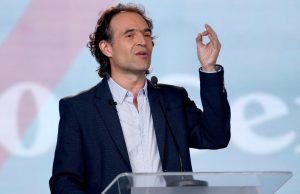 Por presuntas irregularidades fiscalía indaga campaña presidencial de Fico Gutiérrez en 2022