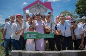 Gobernadora Elvia Milena Sanjuán Inicia la Construcción de Viviendas en Gamarra