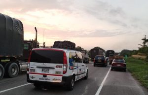 Campesinos bloquean la vía entre Aguachica-San Martín por el incumplimiento en la entrega de tierras