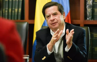 Renunció ministro del Interior Juan Fernando Cristo