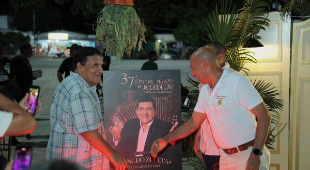«Para mí un reconociendo en Europa o Estados Unidos, tiene la misma importancia. Lo recibo con respeto y humildad», indicó, Poncho Zuleta en develación del Afiche oficial Festival Pedazo de Acordeón