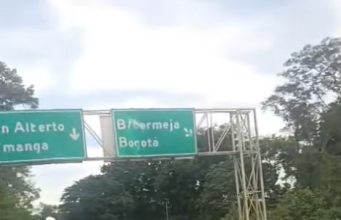 CAMPESINOS BLOQUEAN LA VIA EN EL CORREGIMIENTO DE LA MATA CÉSAR- este tipo de bloqueos se registran en San Alberto, el Playón, entre otros sectores.